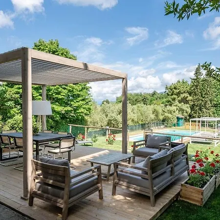 Casa de Férias Near Lucca With Pool Montecarlo