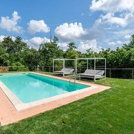 Near Lucca With Pool *